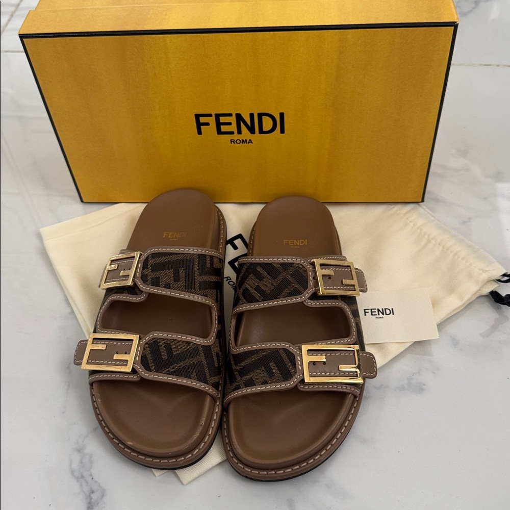 Authentic Fendi Tan and Black Logo Slide Sandals in excellent conditions. - Picture 4 of 7